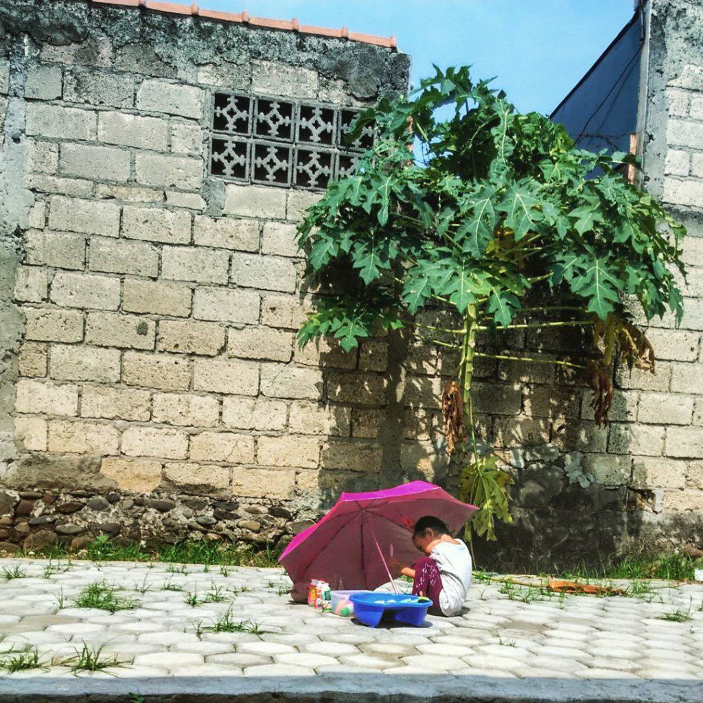 Masak-masakan di Tengah Halaman