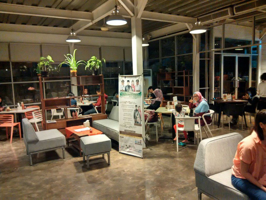Suasana Warung Pasta