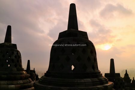 sunrise di candi borobudur