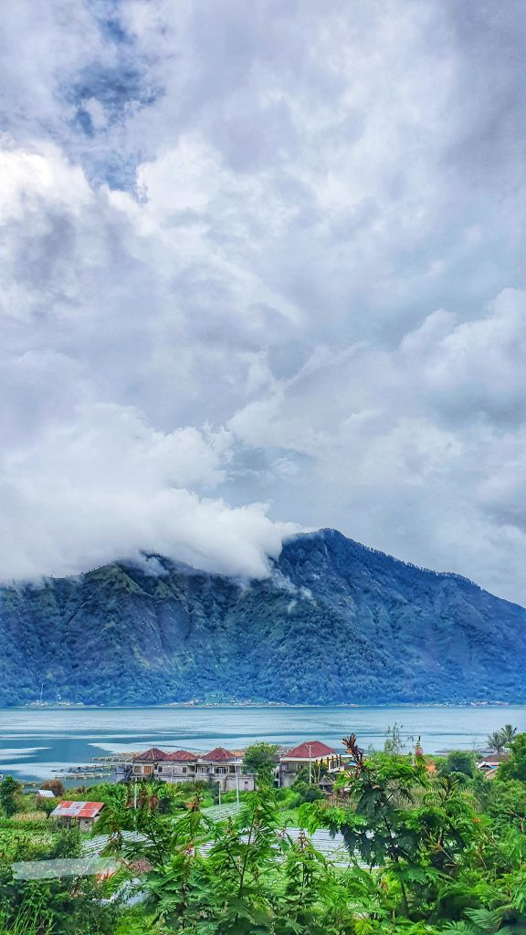 Pemandangan Danau Batur