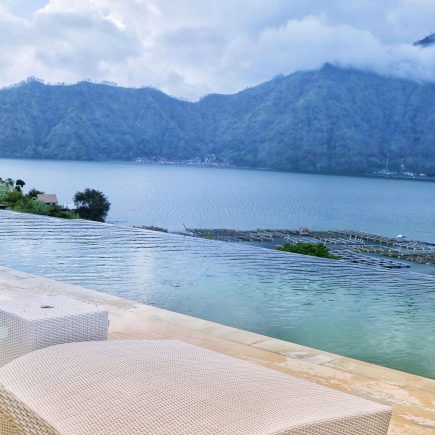 Kolam Renang Volcano Terrace Bali