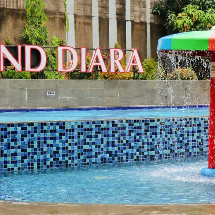 Kolam Renang Hotel Grand Diara