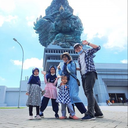 Patung Garuda Wisnu Kencana Bali