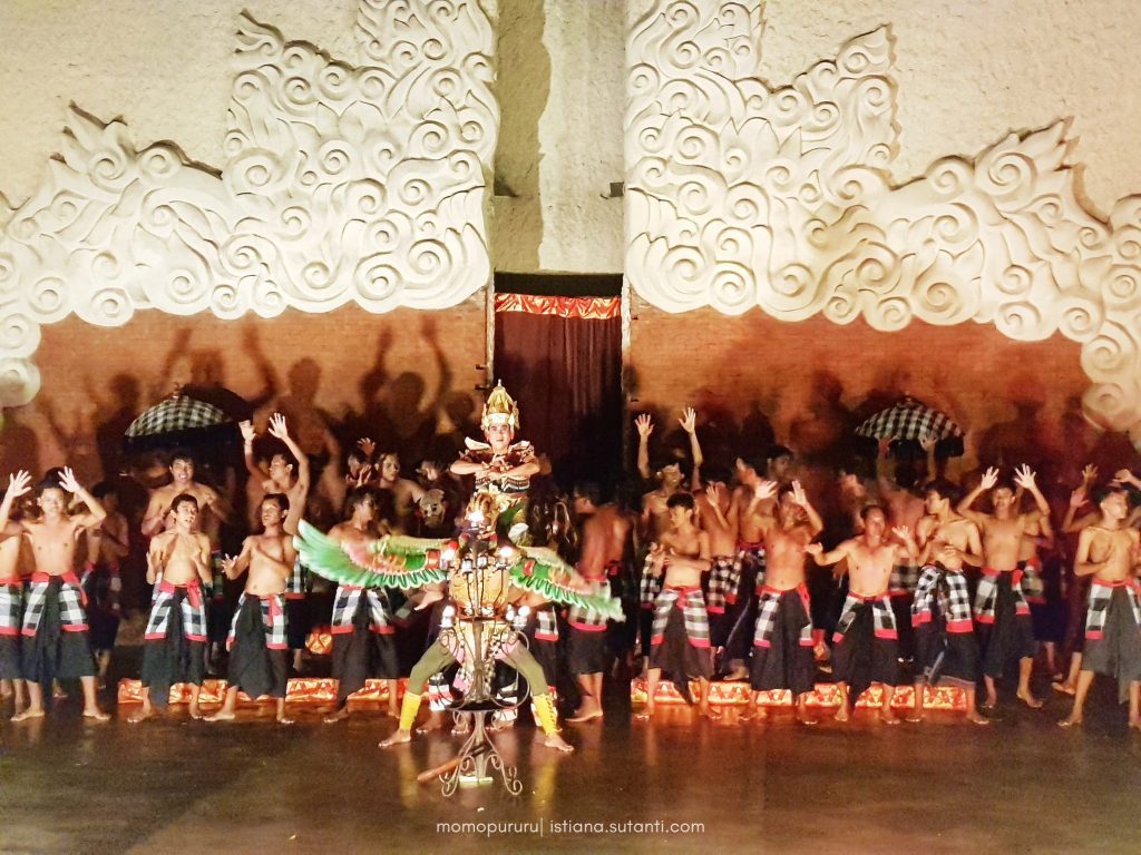 Tari Kecak di GWK