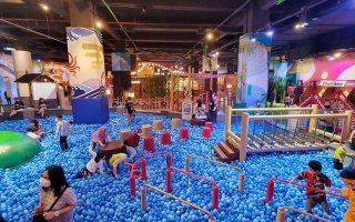 Kolam Bola di Edokko