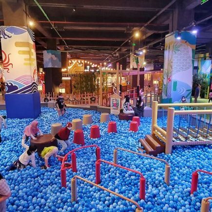 Kolam Bola di Edokko