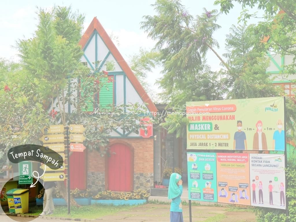 Tempat sampah di dalam Lembang Park & Zoo