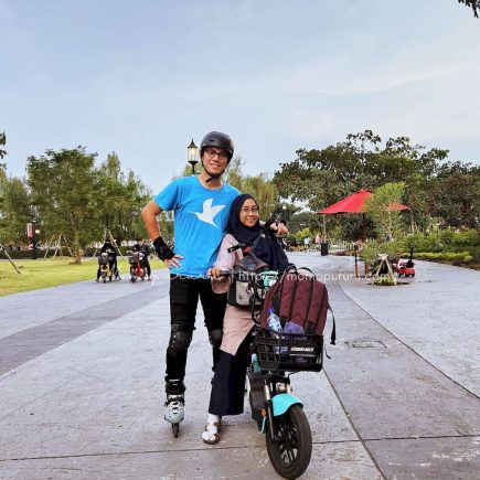 Pacaran di Kiara Artha Park