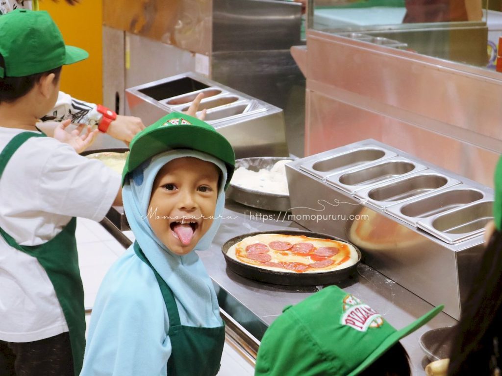 Membuat Pizza