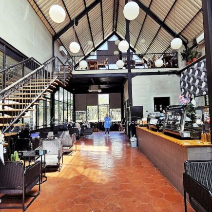 Bangunan Hitam Kopi Nako