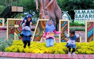 Happy diajak Road Trip