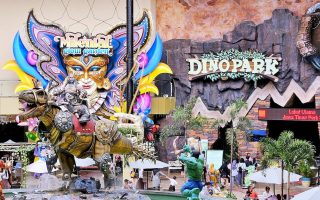 Dino Park dan Milenial Glow Garden