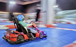 Nawa main gokart di mall