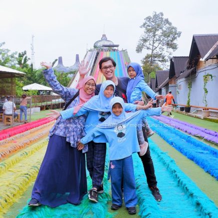 Rainbow Slide Dusun Semilir