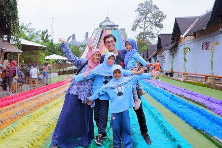 Rainbow Slide Dusun Semilir