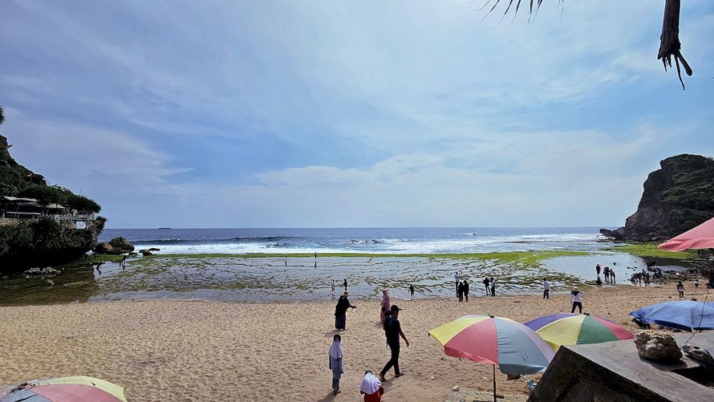 Pantai Nguyahan