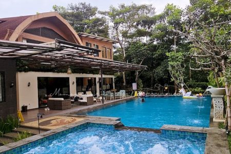 Kolam Renang villa Midori
