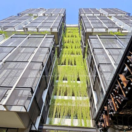 tampilan aviary hotel