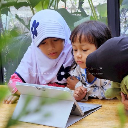 Melihat-lihat yang mau dibeli