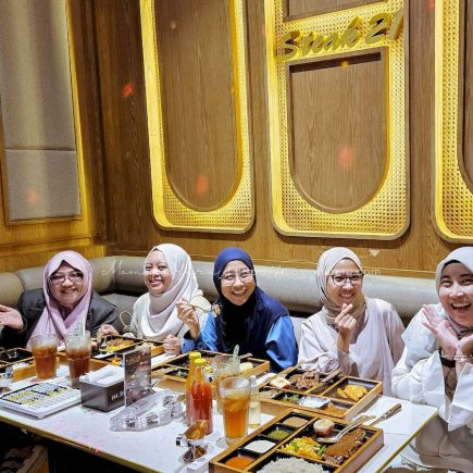 Makan sekaligus karaoke di Steak 21