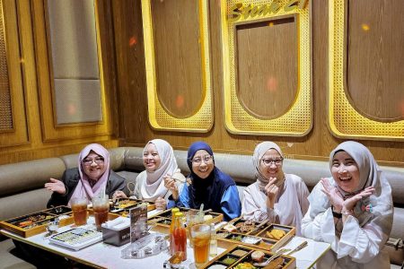 Makan sekaligus karaoke di Steak 21