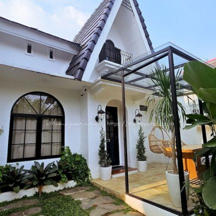 Fasad Depan The Alethea Villa