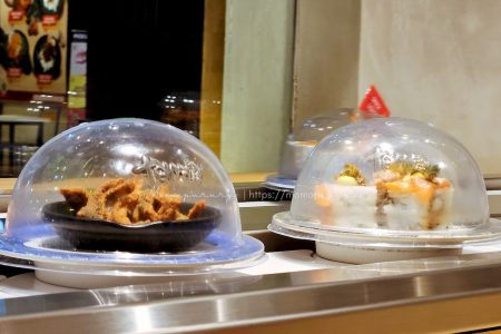 Sushi di rel berjalan