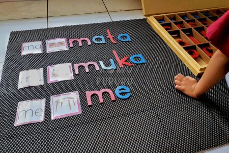 Belajar Calistung pakai Large Moveable Alphabet