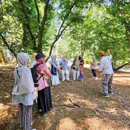 Tur di Kebun Raya Bogor