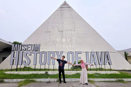 Bangunan berbentuk piramid