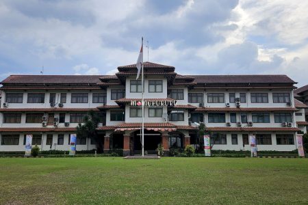 SMA Dwiwarna Boarding School