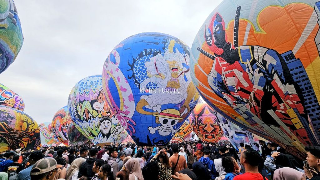 Balon udara yang berjejer