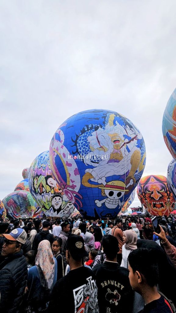 Balon bergambar One Piece
