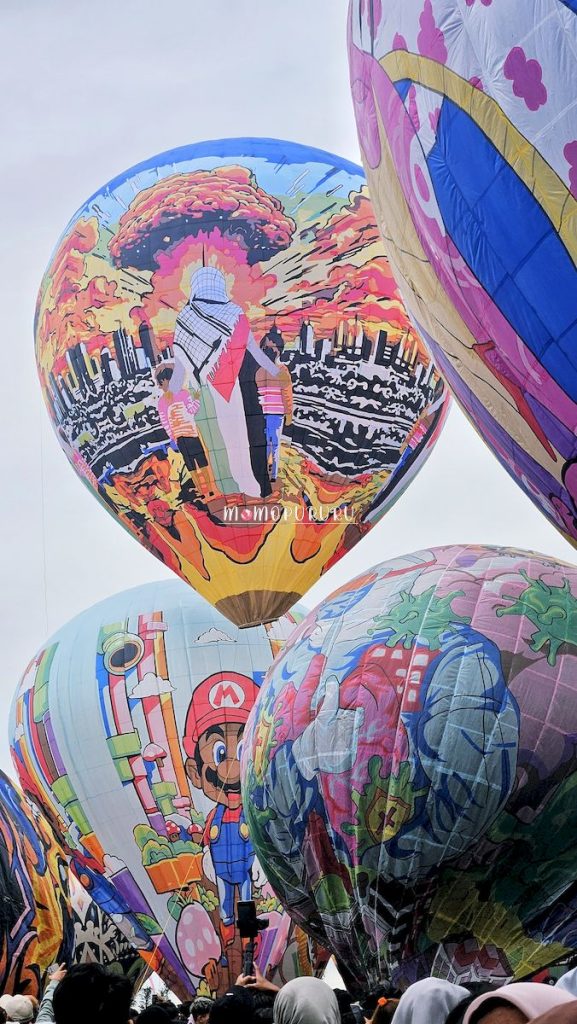 Balon bergambar perjuangan Palestine