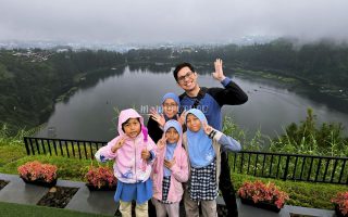 Berfoto di khayangan skyline