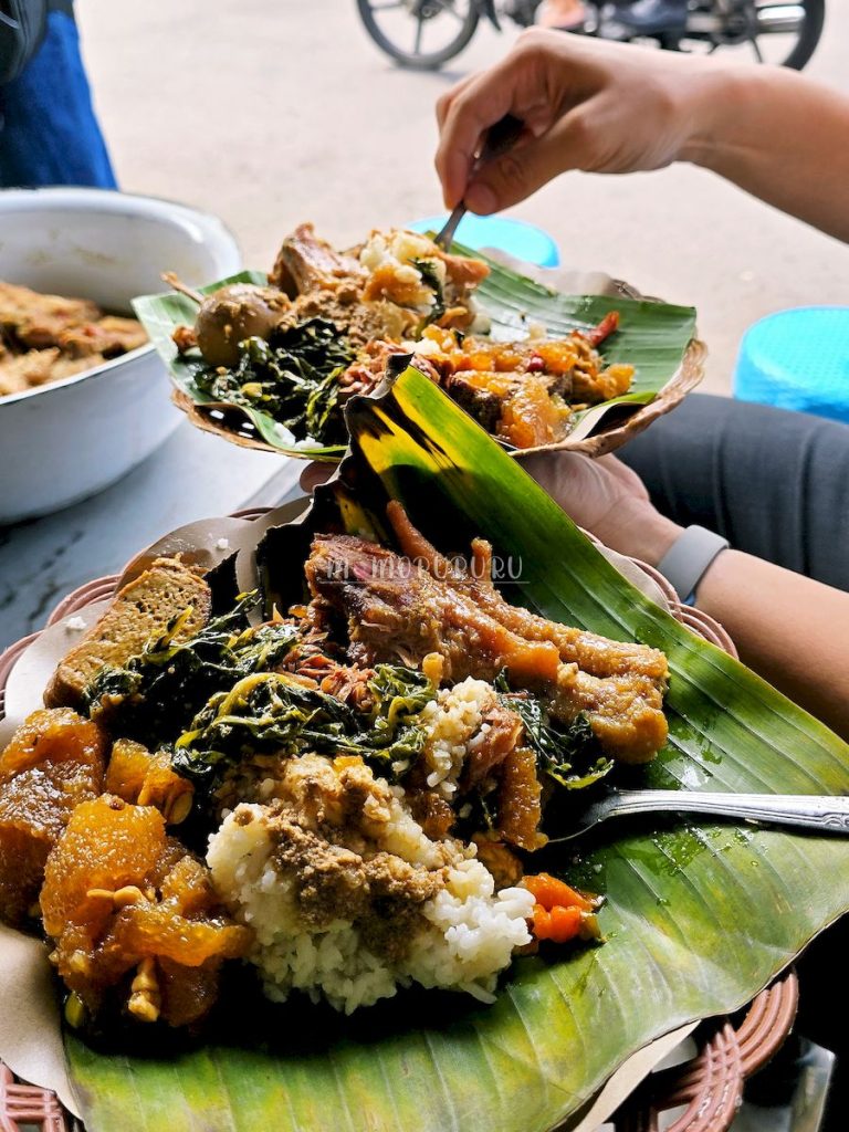 dua gudeg mbok Lindu