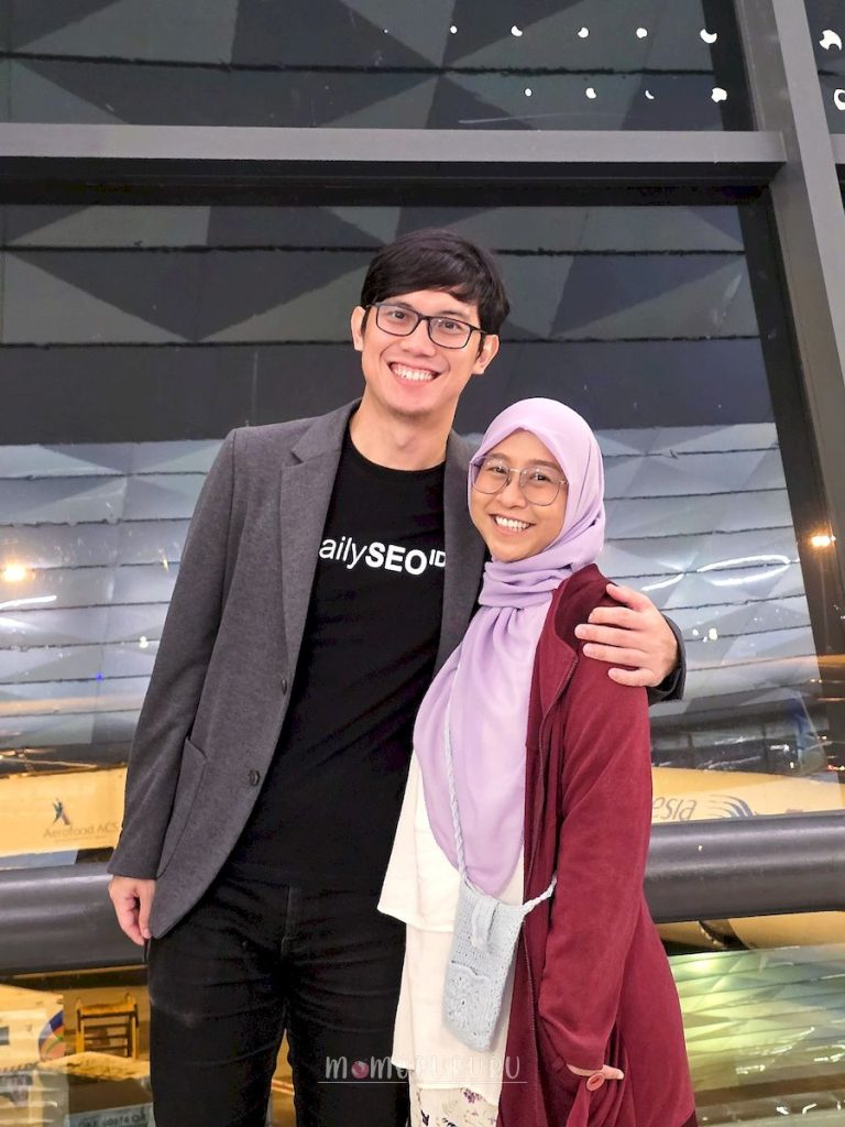 Bersiap naik pesawat