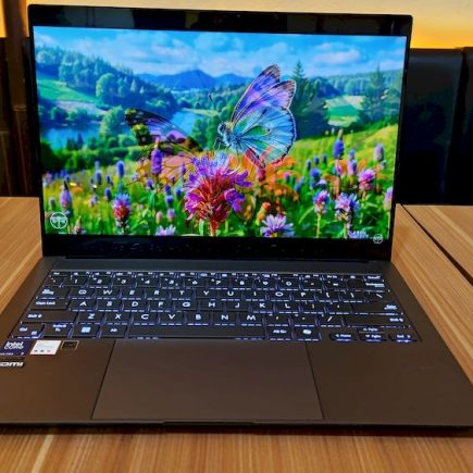 ASUS Zenbook S 14 OLED