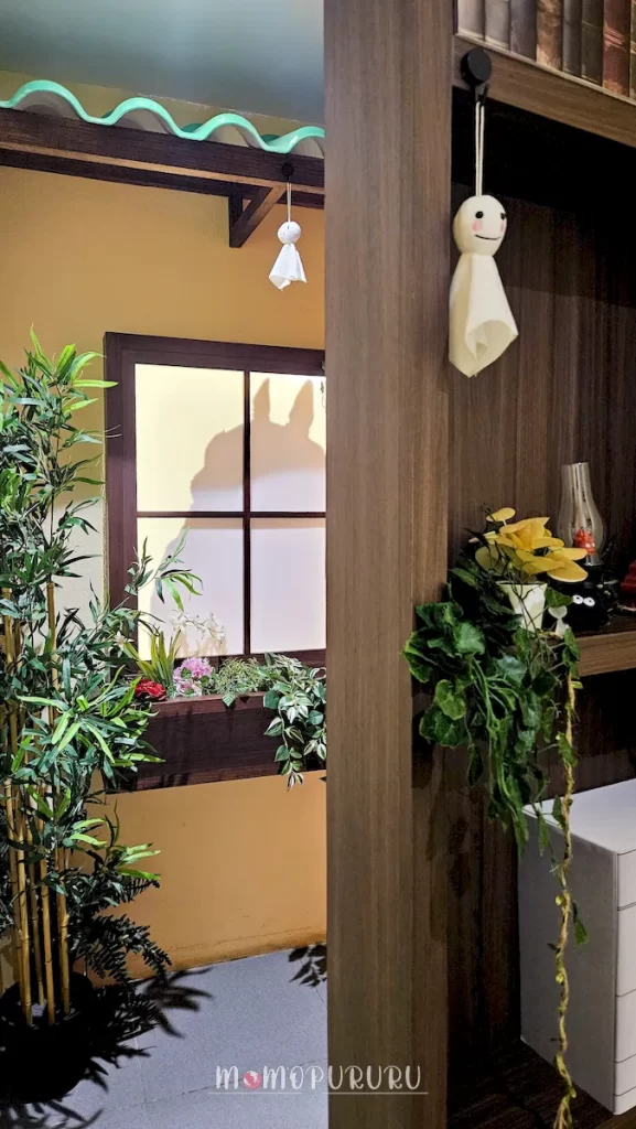 Bayangan Totoro di Kyuka Ramen