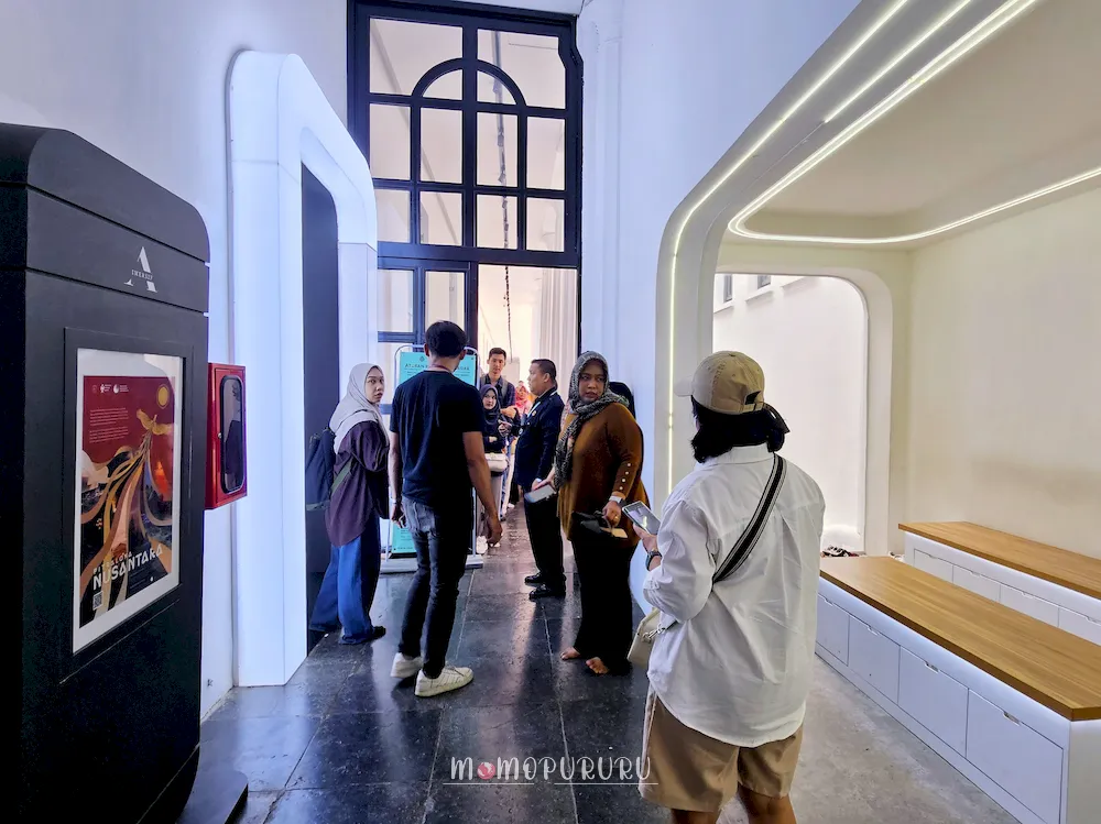 Pintu masuk ruang imersifA
