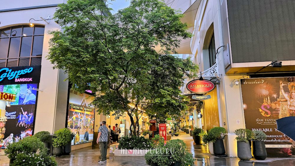 Asiatique riverfront pier