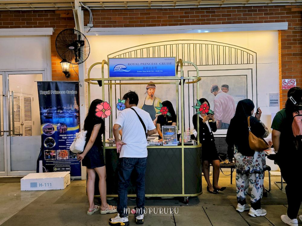 check in dinner cruise Thailand