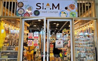 Siam Food di Asiatique banyak makanan halal