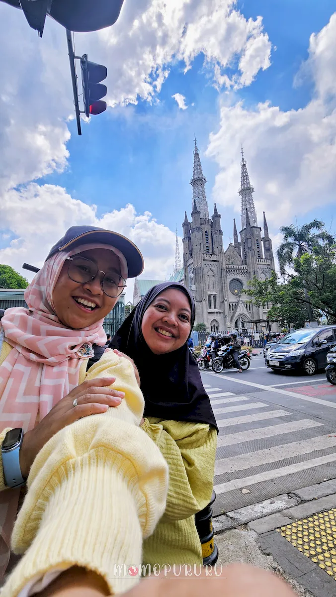 selfie di gereja katedral