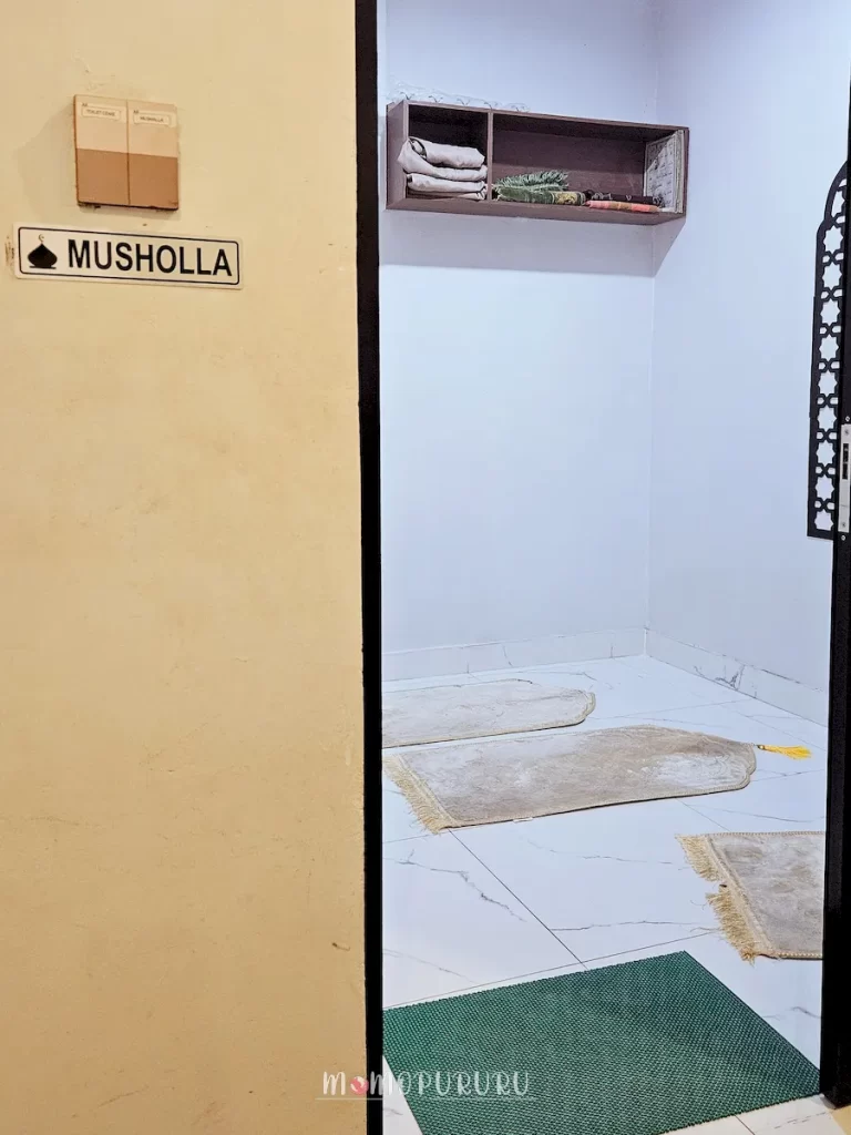 Mushola di Dopamine Avenue