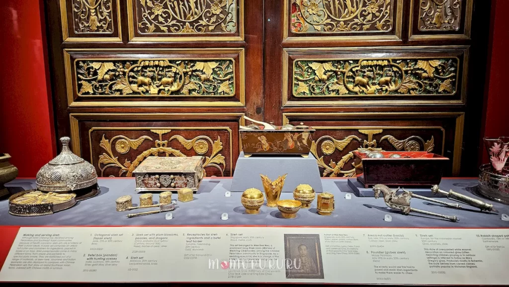 Perlengkapan komunitas peranakan