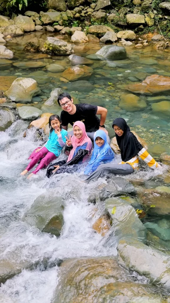 Santai bareng di Curug Leuwi Hejo