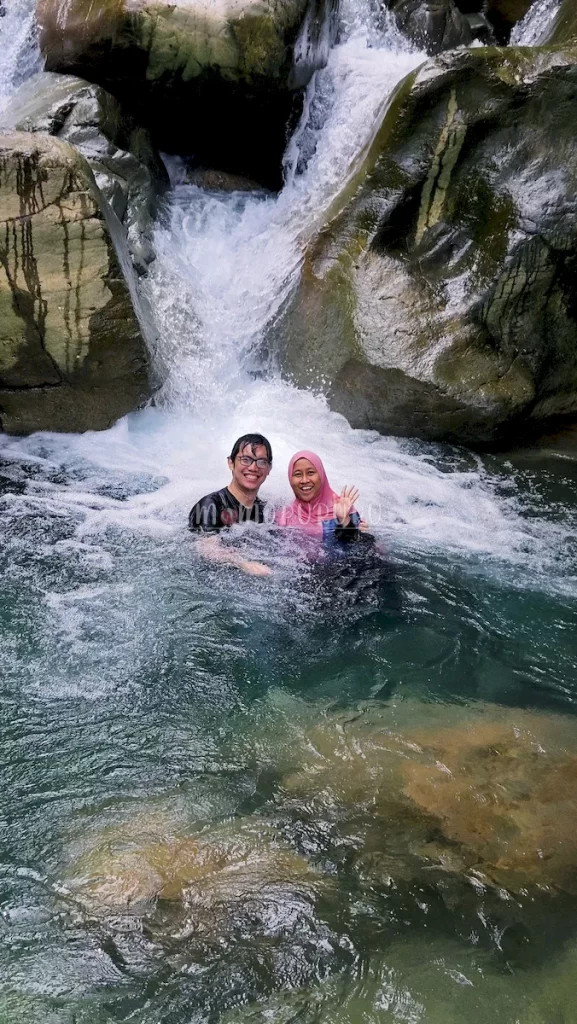 Foto berdua di leuwi benjol