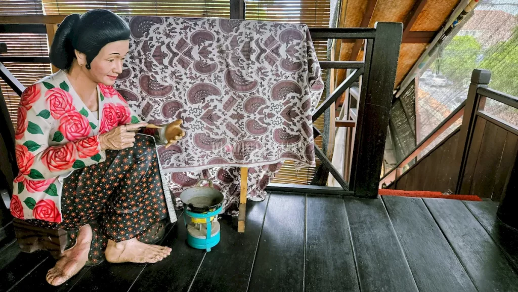 Patung Raminten di lantai 3