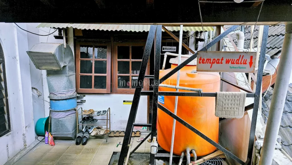 Mushola di lantai paling atas